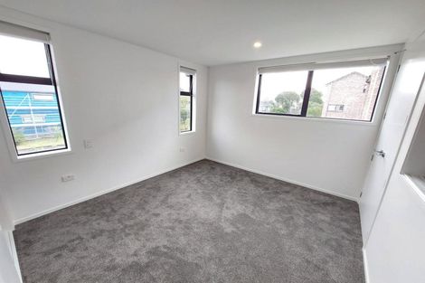 Photo of property in 1/57 Taikata Road, Te Atatu Peninsula, Auckland, 0610