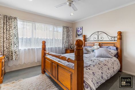 Photo of property in 25 Carisbrook Crescent, Papakura, 2110