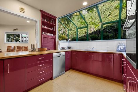 Photo of property in 1 Te Mara Place, Merrilands, New Plymouth, 4312