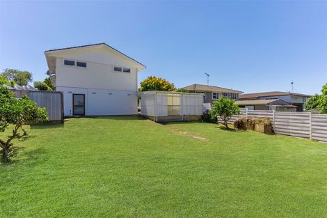Photo of property in 25 Advene Road, Cockle Bay, Auckland, 2014