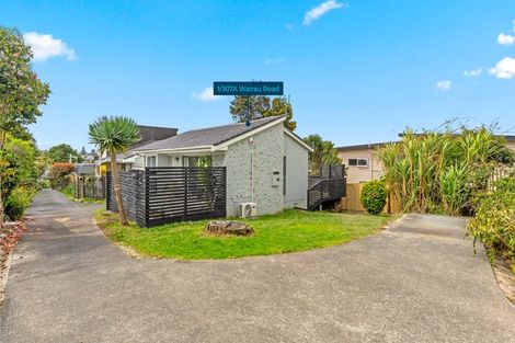 Photo of property in 1/307a Wairau Road, Totara Vale, Auckland, 0627