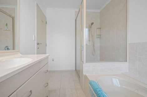 Photo of property in 8 Oaklands Drive, Cambridge, 3434