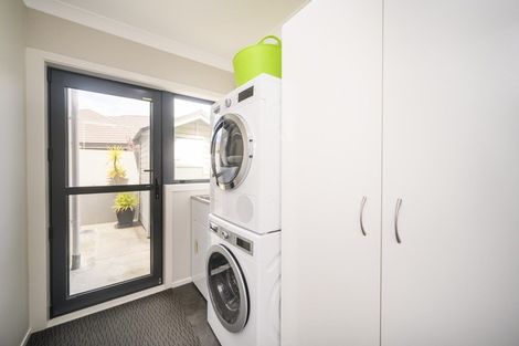 Photo of property in 48 Rosalie Terrace, Kelvin Grove, Palmerston North, 4414