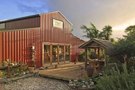 Photo of property in 76 Top Town Place, Coromandel, 3506