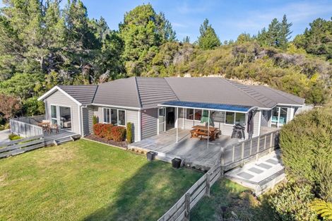 Photo of property in 29 Mt Marua Drive, Timberlea, Upper Hutt, 5018