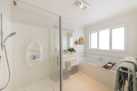 Photo of property in 48a Churchill Avenue, Hokowhitu, Palmerston North, 4410