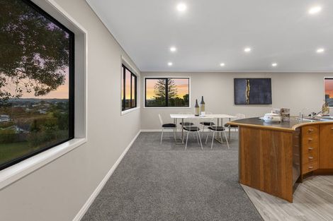 Photo of property in 4190a Great North Road, Glendene, Auckland, 0602