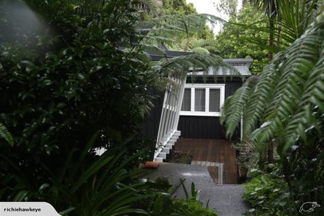 Photo of property in 18 Waima Crescent, Titirangi, Auckland, 0604