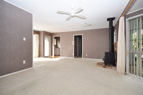 Photo of property in 81 Kemp Road, Massey, Auckland, 0614