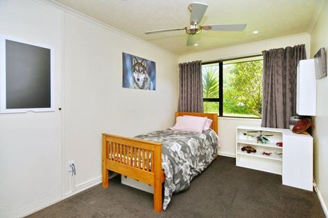 Photo of property in 11 Ludlow Place, Parklands, Christchurch, 8083