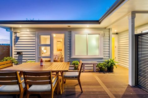 Photo of property in 1 Manuwai Road, Torbay, Auckland, 0630