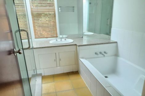 Photo of property in 49a Balmain Road, Birkenhead, Auckland, 0626