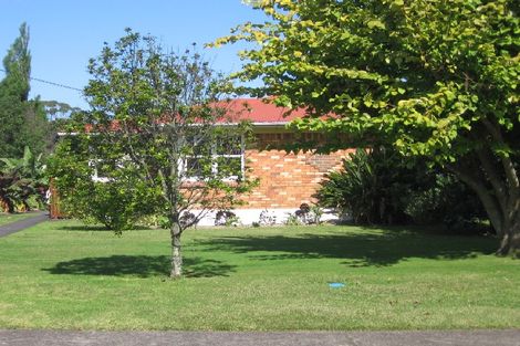 Photo of property in 4 Lansdown Avenue, Papatoetoe, Auckland, 2025