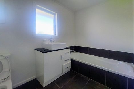 Photo of property in 1/9 Kirrie Avenue, Te Atatu South, Auckland, 0610