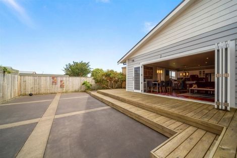 Photo of property in 19 Burns Street, Hawera, 4610