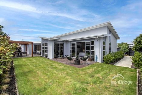 Photo of property in 14 Papaumu Green, Parklands, Christchurch, 8083