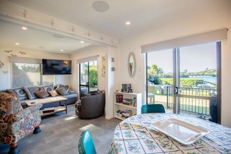 Photo of property in 48 Wainui Road, Raglan, 3225