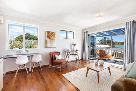 Photo of property in 5a Beach Road, Plimmerton, Porirua, 5026