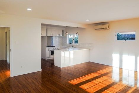 Photo of property in 56 Nile Road, Milford, Auckland, 0620