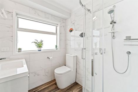 Photo of property in 1 Waitaha Close, Orewa, 0931