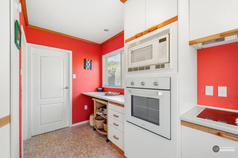 Photo of property in 18 Harewood Grove, Pinehaven, Upper Hutt, 5019