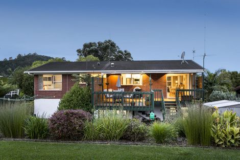 Photo of property in 11 Grassmere Road, Henderson Valley, Auckland, 0612