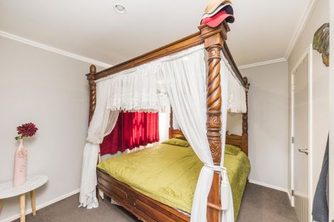 Photo of property in 1 Angelina Way, Kelvin Grove, Palmerston North, 4414