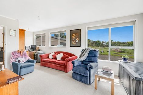 Photo of property in 47 Crosland Road, South Head, Helensville, 0874