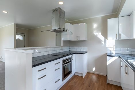 Photo of property in 100e Parrs Cross Road, Henderson, Auckland, 0612