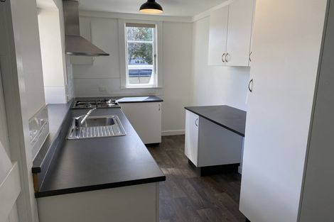 Photo of property in 11 Edgeware Road, Palmerston North, 4410