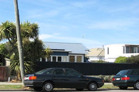 Photo of property in 17 Bridge Street, New Brighton, Christchurch, 8062