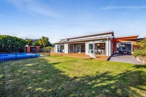 Photo of property in 9a Dolphin Parade, Bell Block, New Plymouth, 4312