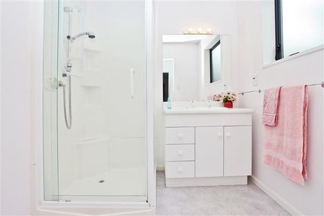 Photo of property in 8 Octavius Lane, Sockburn, Christchurch, 8042