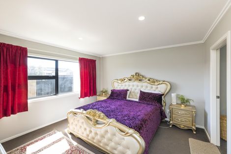 Photo of property in 1 Angelina Way, Kelvin Grove, Palmerston North, 4414