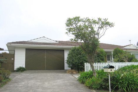 Photo of property in 1 Mckeefry Grove, Tawa, Wellington, 5028