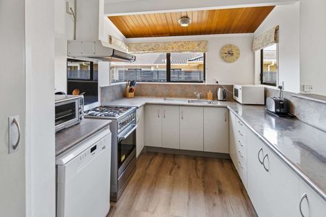 Photo of property in 63 Gloucester Road, Mount Maunganui, 3116