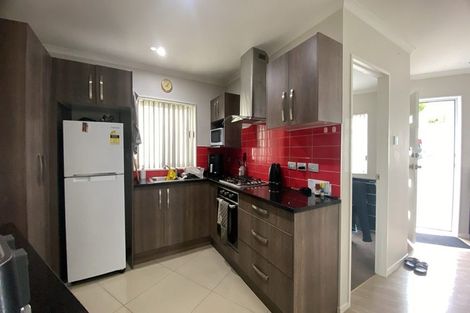 Photo of property in 53 Chatsworth Crescent, Pakuranga Heights, Auckland, 2010