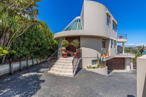 Photo of property in 1/3 Portal Place, Murrays Bay, Auckland, 0630