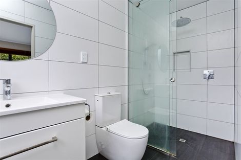 Photo of property in 21a Cliff Road, Torbay, Auckland, 0630