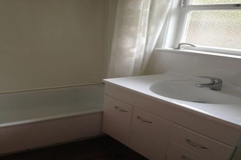 Photo of property in 1/37 Parr Terrace, Castor Bay, Auckland, 0620