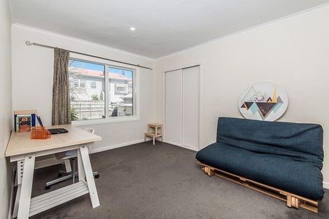 Photo of property in 33 Fraser Avenue, Johnsonville, Wellington, 6037