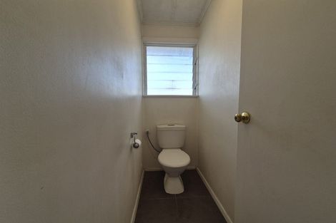 Photo of property in 194 Pilkington Road, Point England, Auckland, 1072