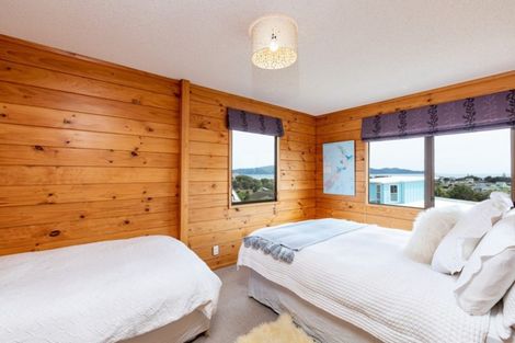 Photo of property in 13 Pine Ridge Terrace, Waikanae Beach, Waikanae, 5036