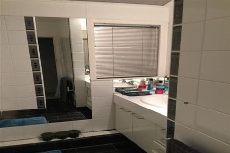 Photo of property in 22 Shanaway Rise, Hillcrest, Auckland, 0627