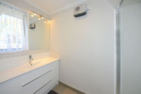 Photo of property in 1/2b Wherstead Road, Cashmere, Christchurch, 8022