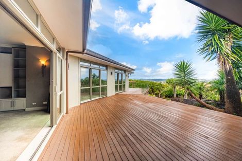 Photo of property in 305 Old North Road, Kumeu, 0892