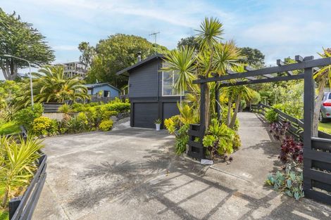 Photo of property in 19 Renown Road, Raumati South, Paraparaumu, 5032