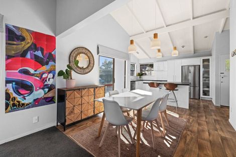 Photo of property in 33 Palmerston Road, Havelock North, 4130