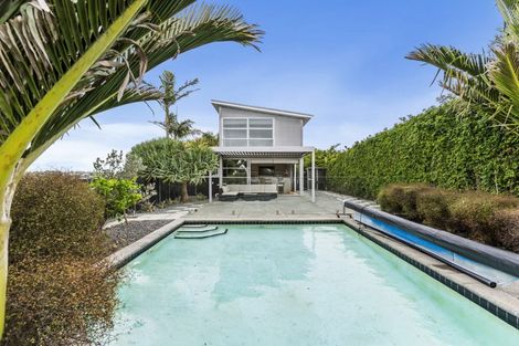 Photo of property in 10 Churchill Road, Cockle Bay, Auckland, 2014