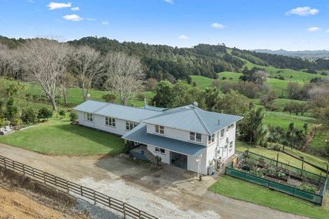 Photo of property in 624 Golden Stairs Road, Mareretu, Maungaturoto, 0589